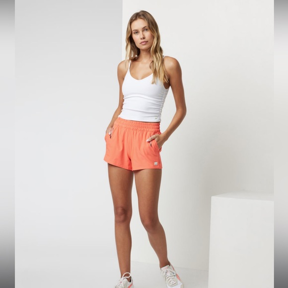 Vuori dash shorts size xsmall color pomelo NWT - Picture 2 of 4
